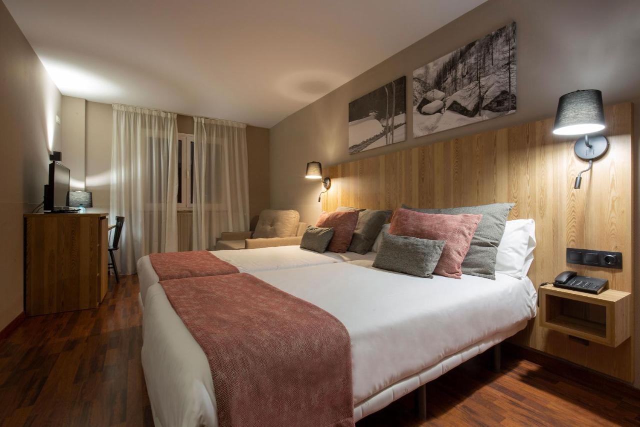 Hotel Grand Pas Pas De La Casa Esterno foto